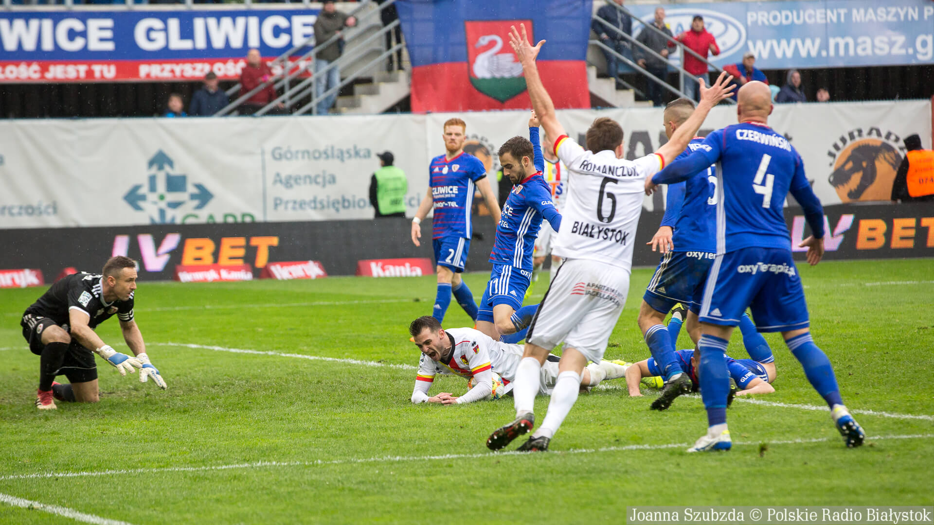 Jaga nie wykorzystuje karnego i przegrywa mecz z Piastem Gliwice [zdjęcia]