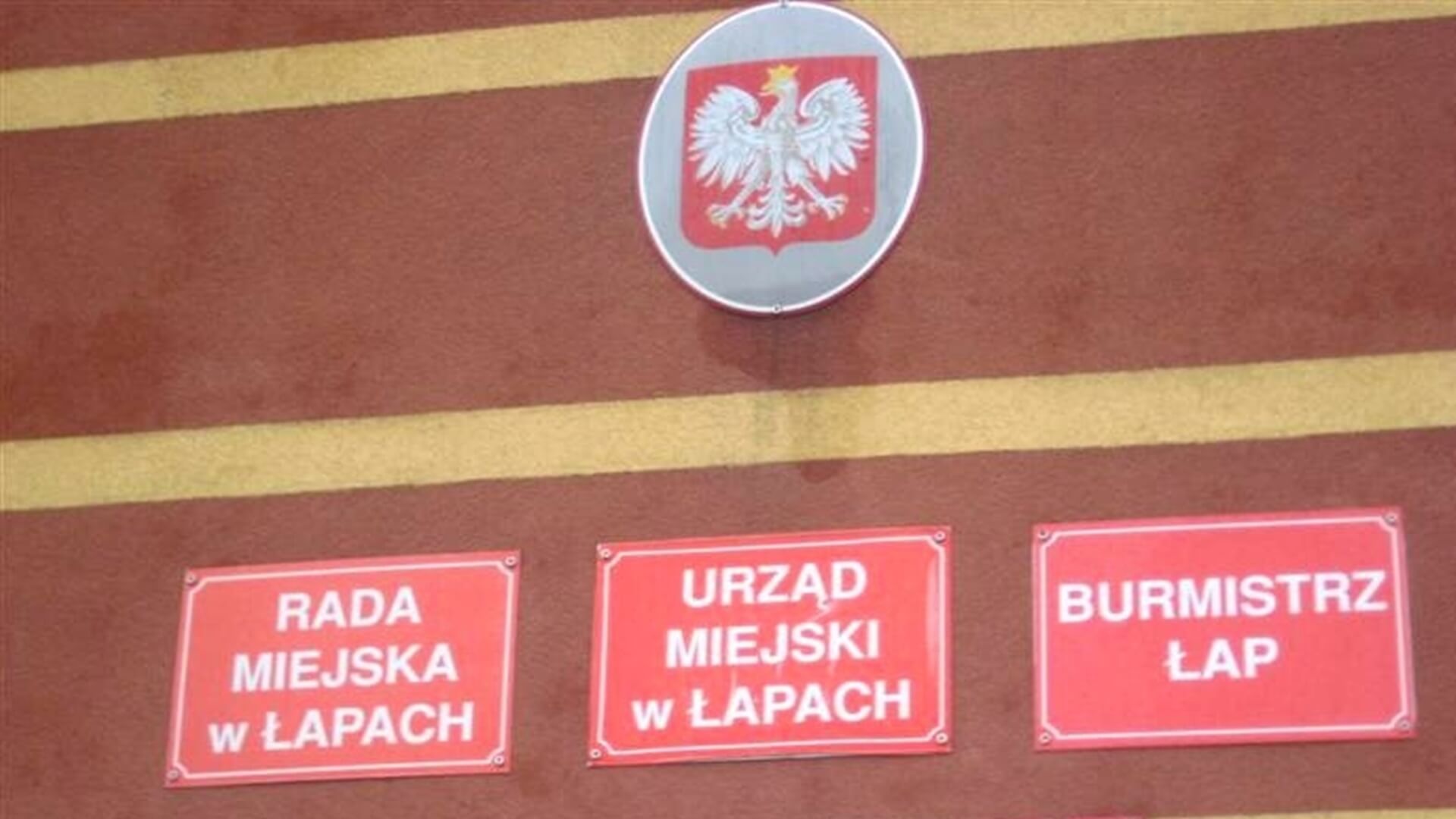 Urząd Miejski w Łapach znów bezpośrednio obsługuje mieszkańców