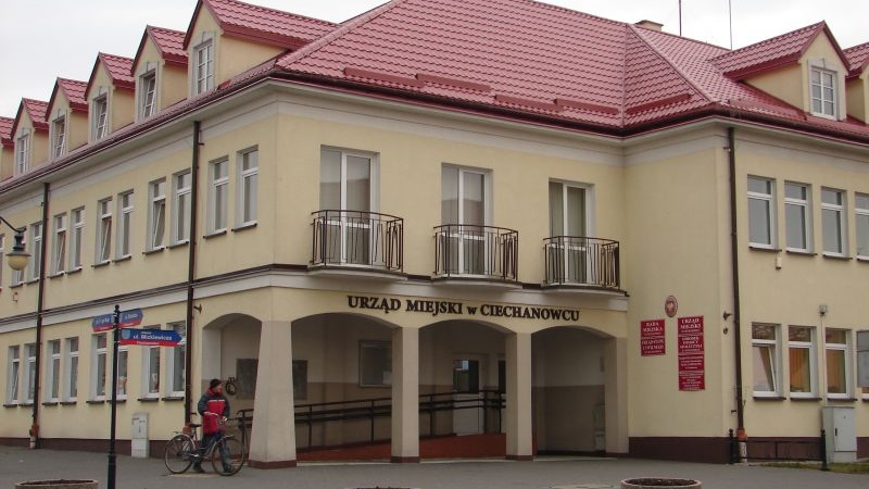 Burmistrz Ciechanowca chory na COVID-19 - urząd zamknięty do odwołania