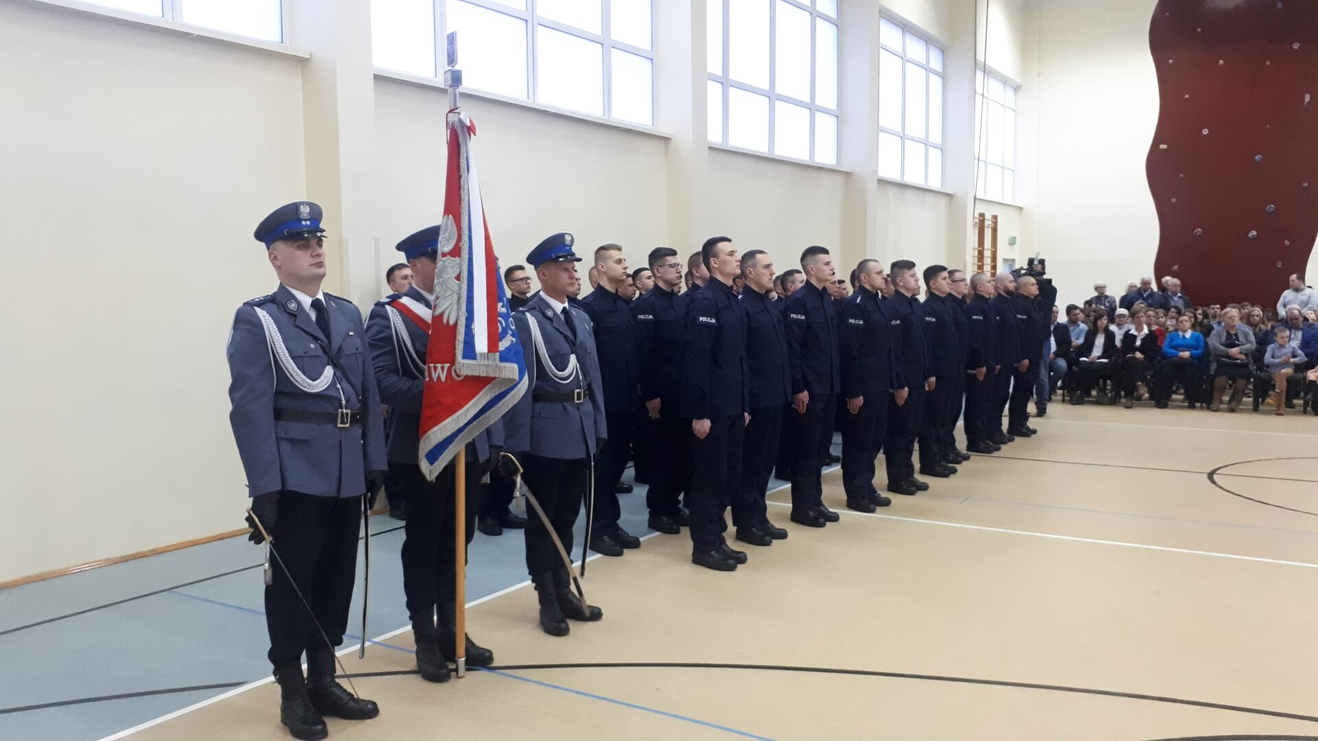40 nowych funkcjonariuszy wstąpiło do podlaskiej policji