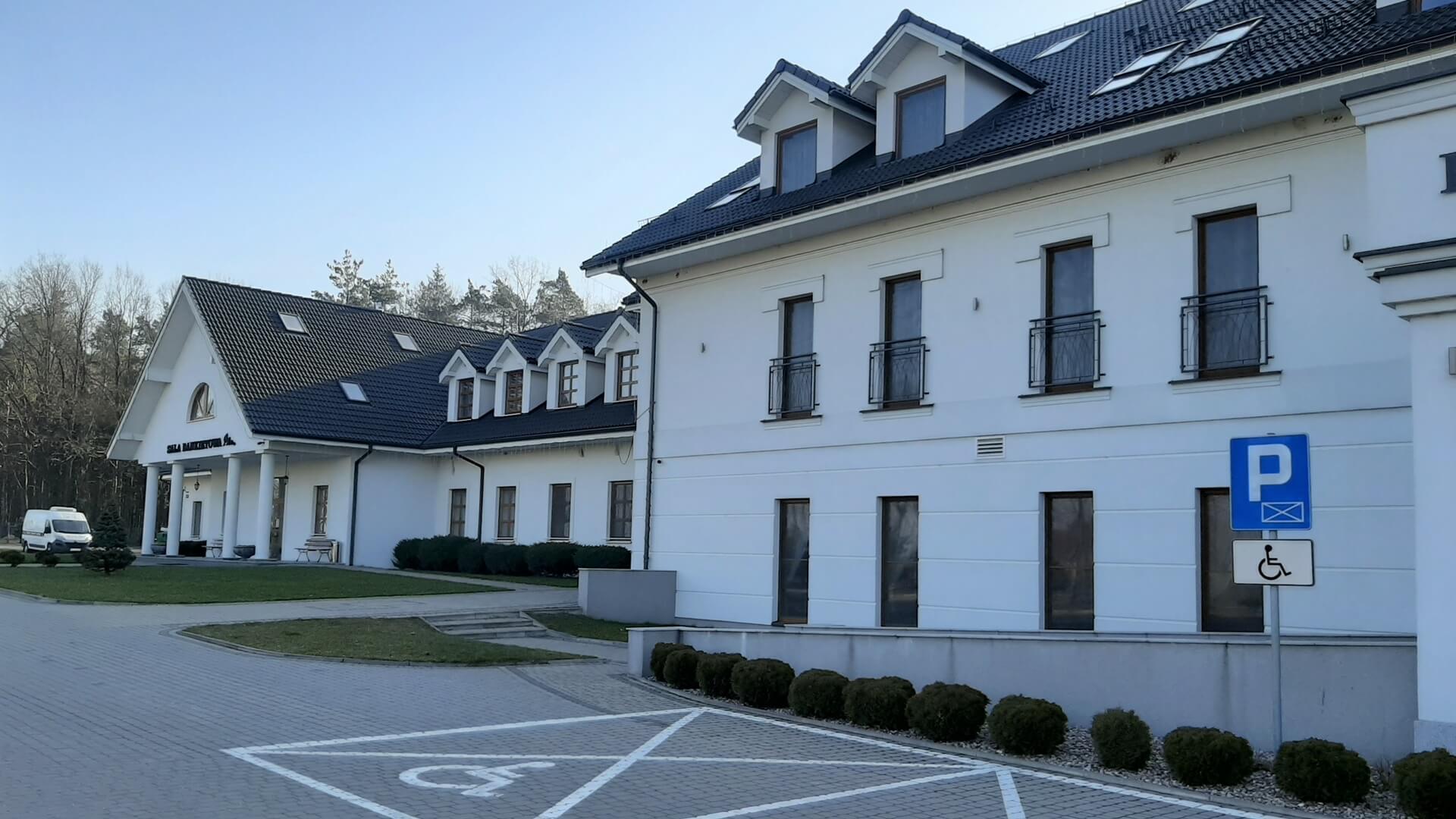 Ministerstwo Zdrowia: nowe zasady organizacji izolatoriów, by móc zwiększać ich liczbę