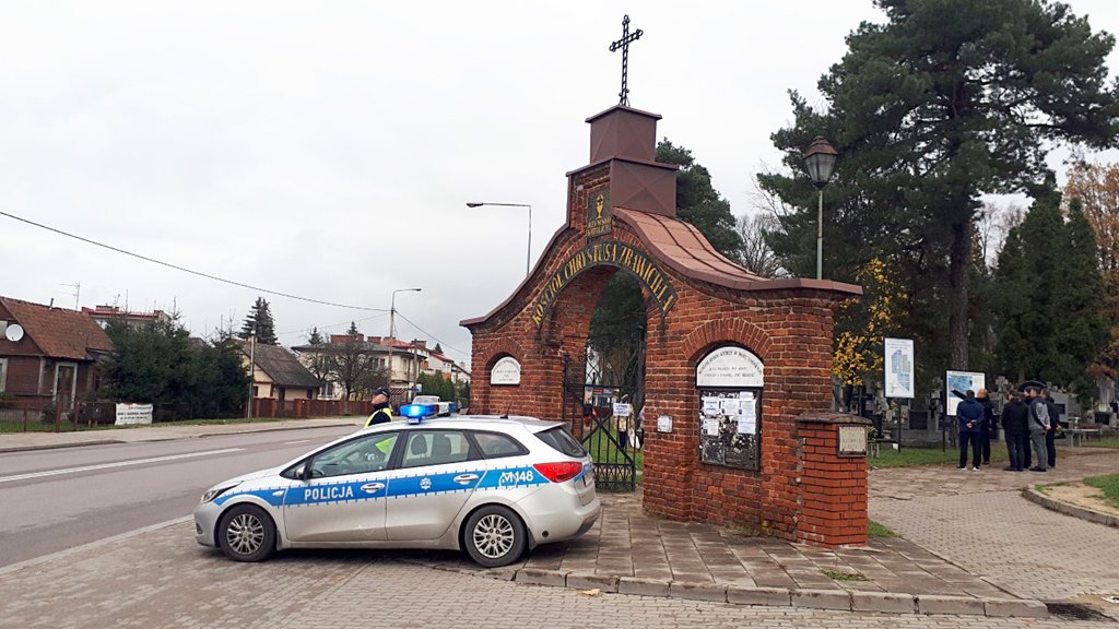 Blisko 800 policjantów bierze udział w akcji "Znicz" w Podlaskiem