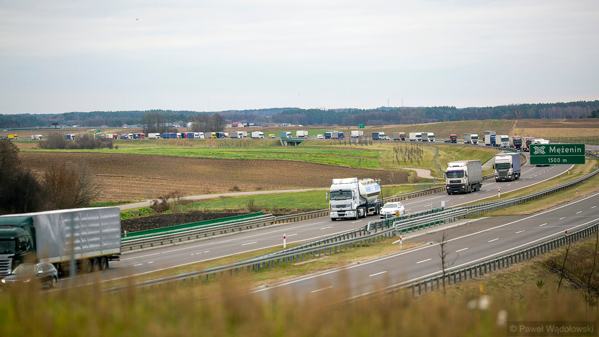 Po wypadku na S8 kierowcy stali nawet dziewięć godzin w korku
