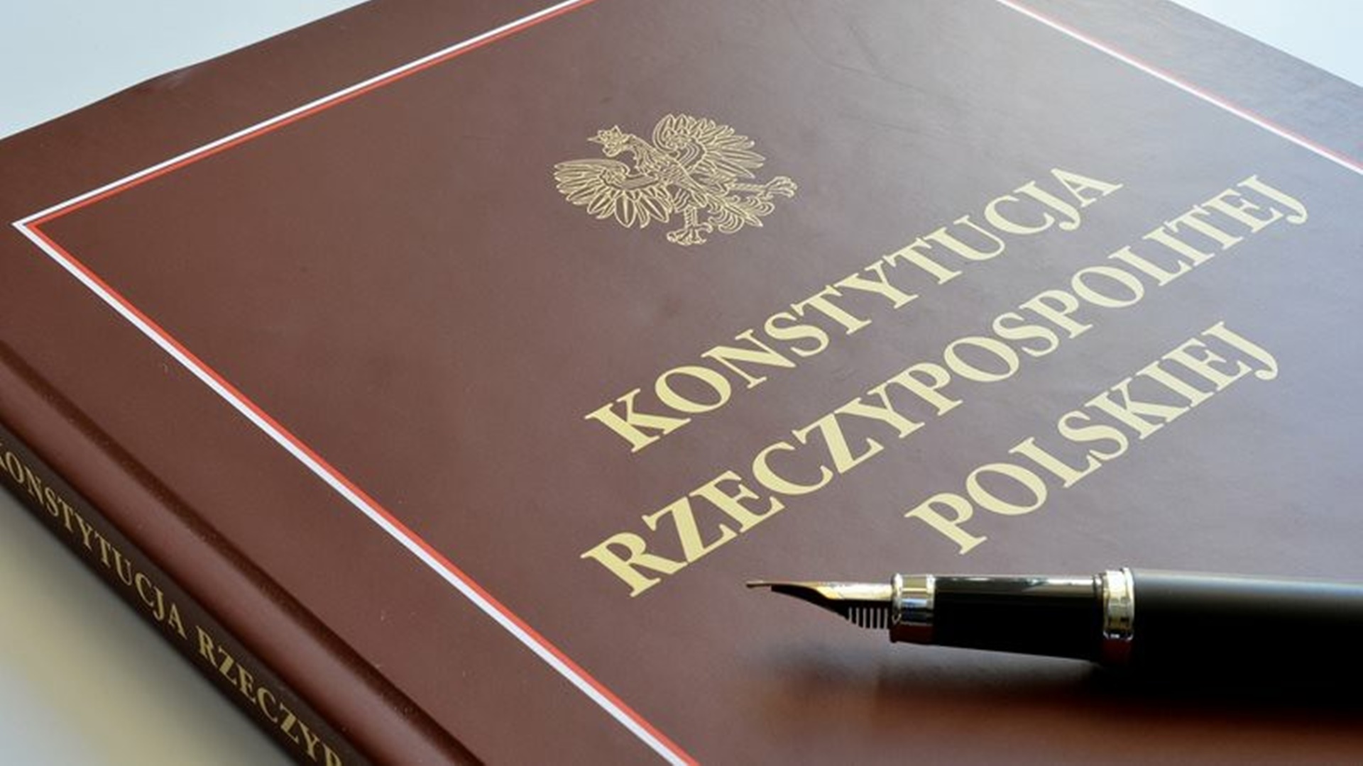 TK: przepisy europejskie uprawniające do pomijania polskiej konstytucji - niekonstytucyjne