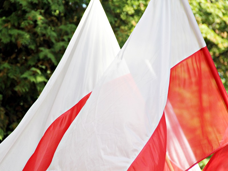 10 multimedialnych Ławek Niepodległości powstanie w Podlaskiem