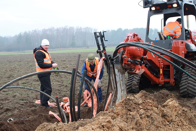 Puńsk:  Kończą się prace przy instalacji szerokopasmowego Internetu