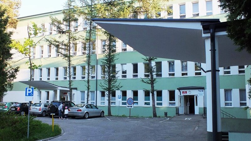 Spór o szpital jednoimienny w Augustowie. Powiatowi radni opozycji pytają starostę, dlaczego się nie odwołał