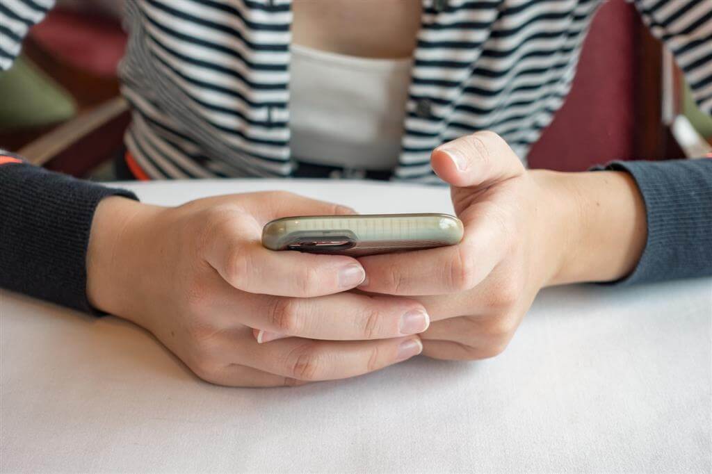 Ponad 40 procent nastolatków ma kontakt z pornografią