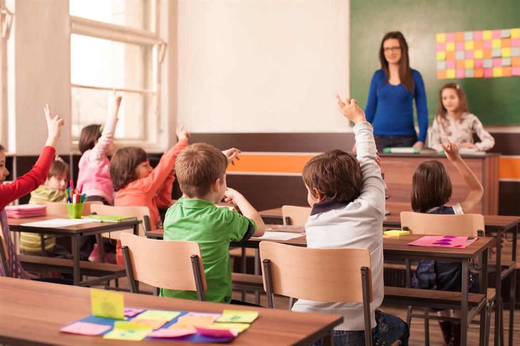 W Dniu Edukacji Narodowej związkowcy zwracają uwagę na wciąż zbyt niskie zarobki nauczycieli