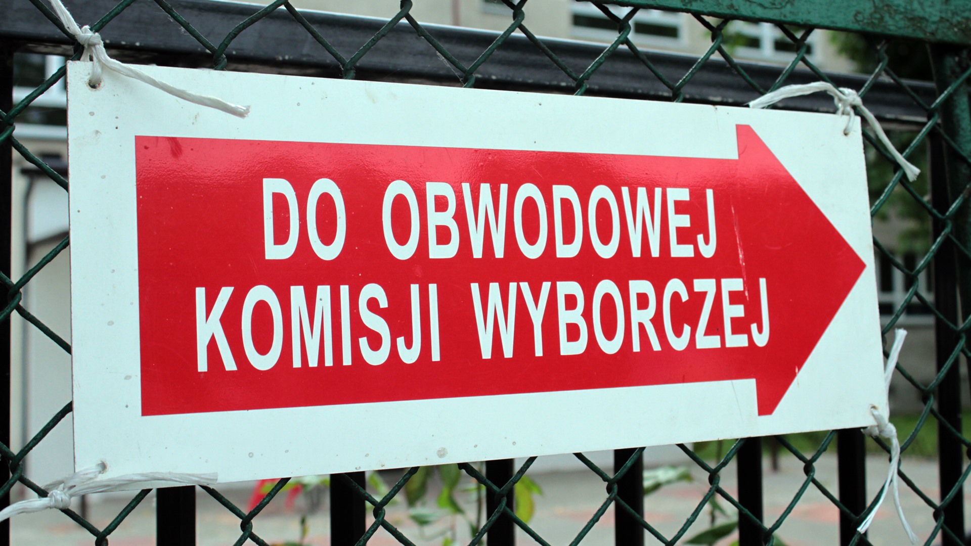 Policjanci zatrzymali pijanego przewodniczącego komisji wyborczej nr 2 w Jeżewie Starym