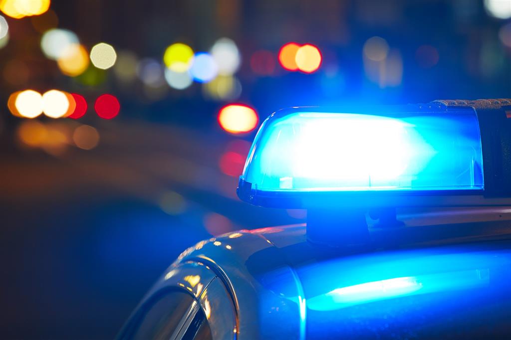 Wypadek na trasie Białystok - Wysokie Mazowieckie - młoda kobieta wypadła przez szybę pojazdu