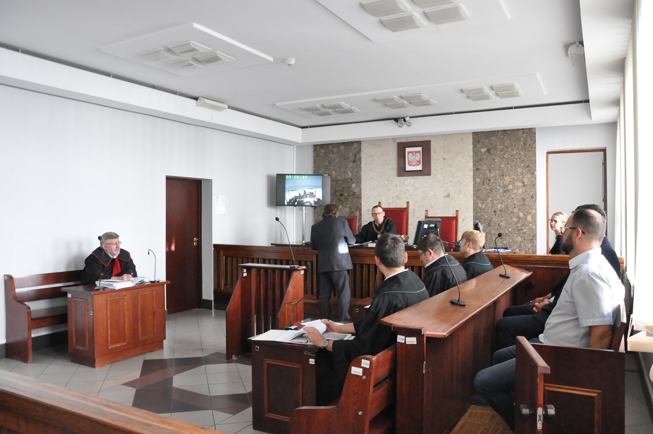 Rozpoczął się proces dotyczący tragicznego wypadku na suwalskim stadionie piłkarskim