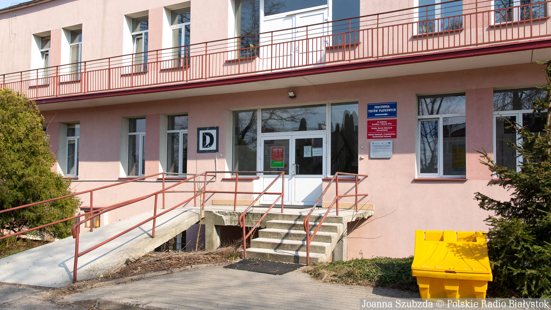 Prawie 13 tys. nowych zakażeń koronawirusem w ciągu ostatniej doby, zmarło 565 osób
