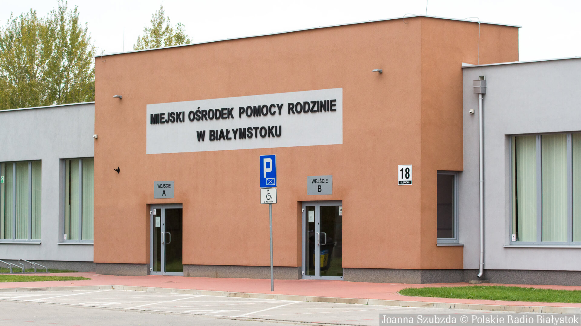 MOPR w Białymstoku zachęca seniorów, by korzystali z pomocy wolontariuszy