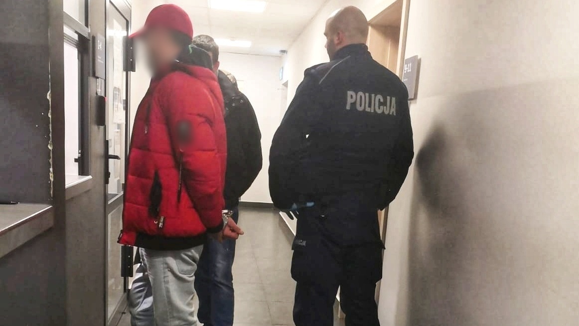 Szarpali się z pracownikiem ochrony sklepu - teraz mogą mieć poważne kłopoty