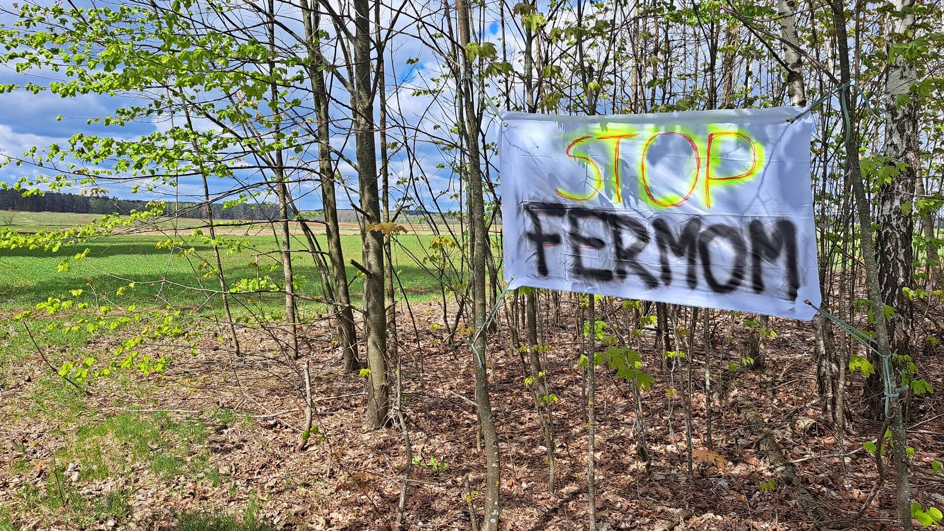Mieszkańcy Leonowicz koło Zalewu Siemianówka protestują przeciwko planom budowy przemysłowych kurników
