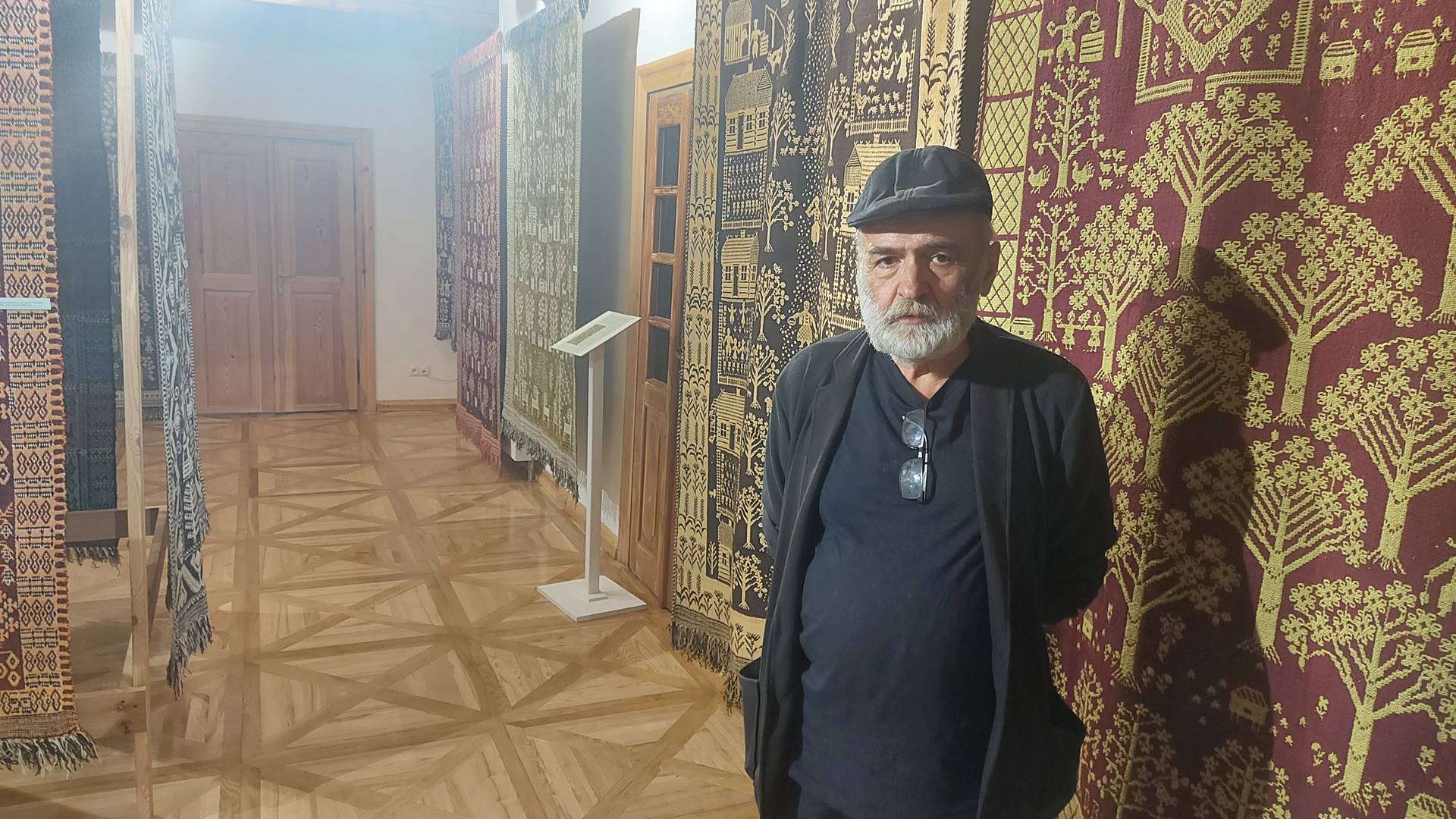 W Podlaskim Muzeum Kultury Ludowej otwarto wystawę "Polska tkanina dwuosnowowa"