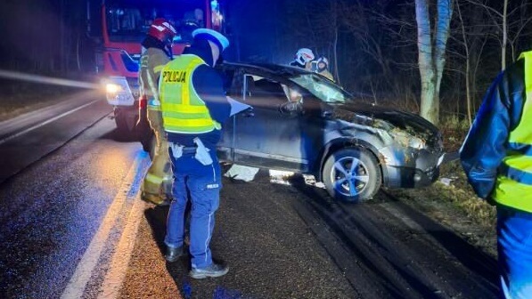 Wypadek na DK63. Cztery osoby - w tym dwie kobiety w ciąży - w szpitalu