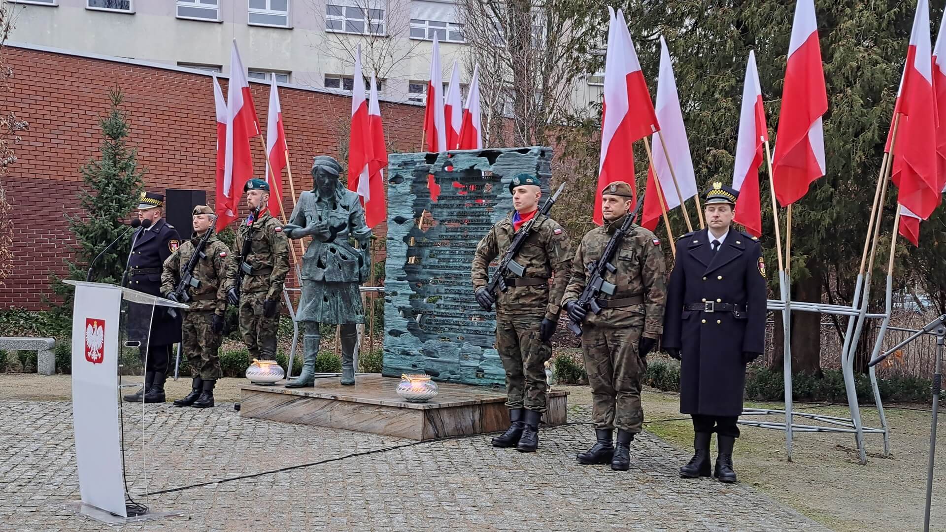 Narodowy Dzień Pamięci "Żołnierzy Wyklętych" - uroczystości w Białymstoku i Łomży [zdjęcia]