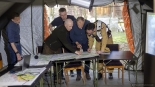 Premier Donald Tusk w Biebrzańskim Parku Narodowym, 21.04.2025, fot. Paweł Wądołowski