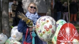 Barwny korowód pisanek w Grabowie, 12.04.2025, fot. Paweł Wądołowski