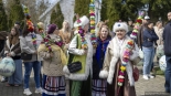 Barwny korowód pisanek w Grabowie, 12.04.2025, fot. Paweł Wądołowski