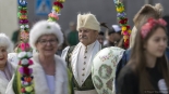 Barwny korowód pisanek w Grabowie, 12.04.2025, fot. Paweł Wądołowski