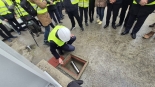 W Przedsiębiorstwie Energetyki Cieplnej w Suwałkach wmurowano akt erekcyjny pod budowę nowych kotłów parowych na biomasę, 11.04.2025, fot. Iza Kosakowska