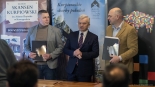 Podpisanie umów na dotacje dla klubów sportowych z powiatów: łomżyńskiego, kolneńskiego, grajewskiego i zambrowskiego, 8.04.2025, fot. Paweł Wądołowski