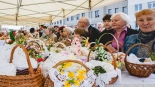 Ekumeniczne święcenie pokarmów w centrum Białegostoku, 19.04.2025, fot. Joanna Szubzda